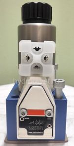 M-3SEW10C1X/420MG24N9K4 - Гидрораспределитель седельного типа Ду 10 с электроуправлением на 420 бар, схема C