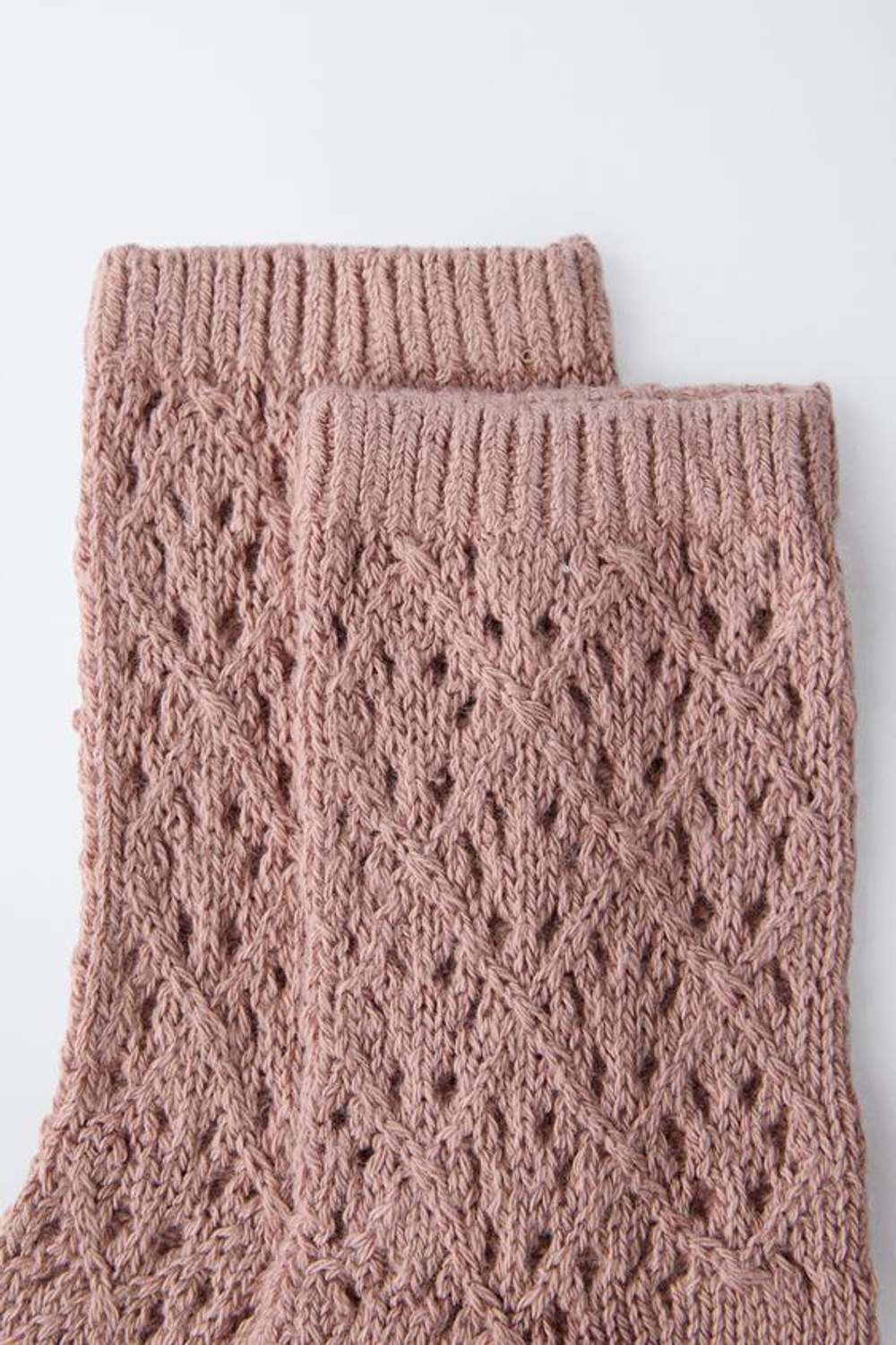 ZARA ВЯЗАНЫЕ НОСКИ ИЗ ХЛОПКА И ШЕЛКА, РОЗОВАТЫЙ