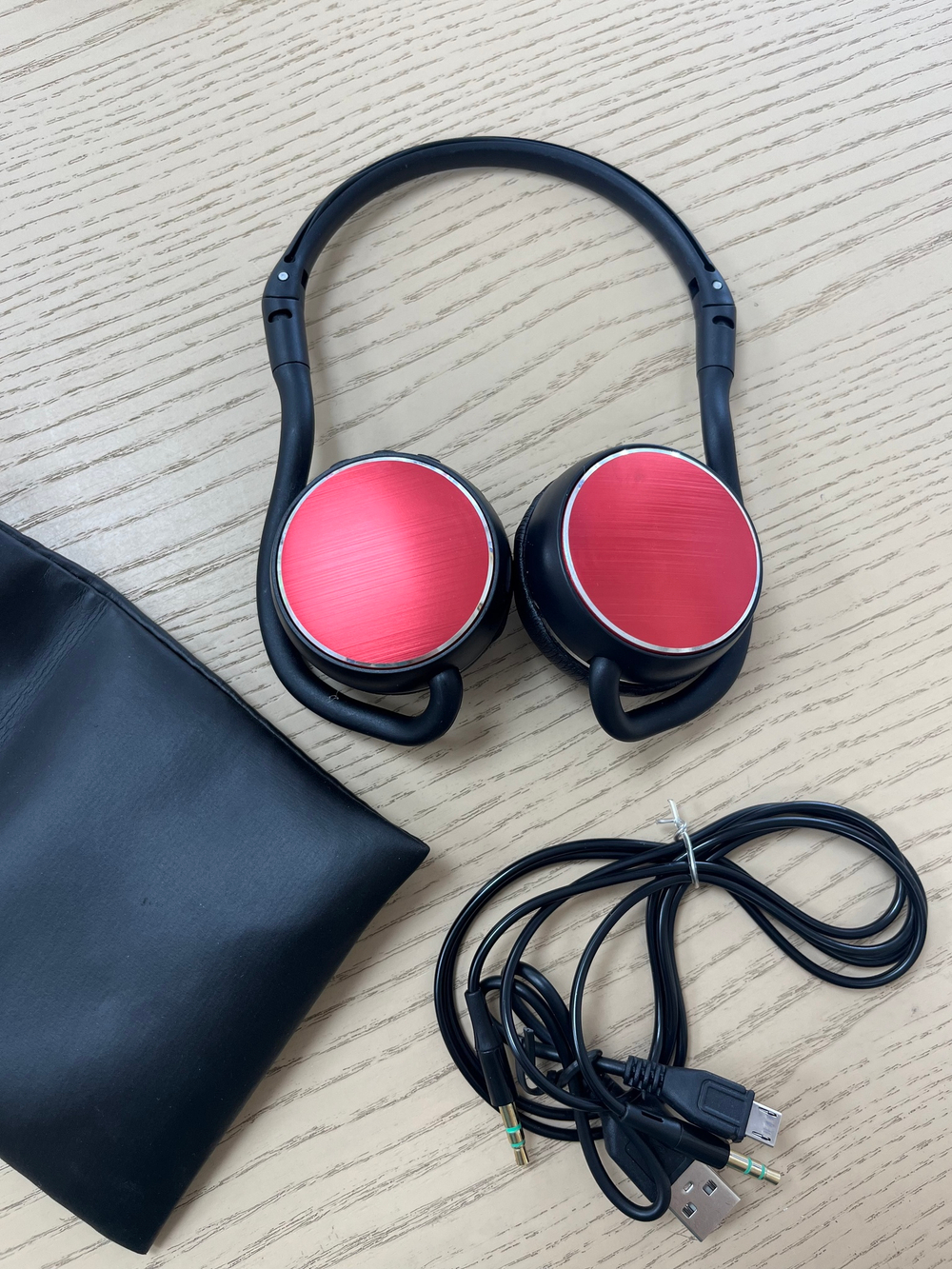 Bluetooth Наушники Cynthia C-01Red, беспроводные наушники, красные