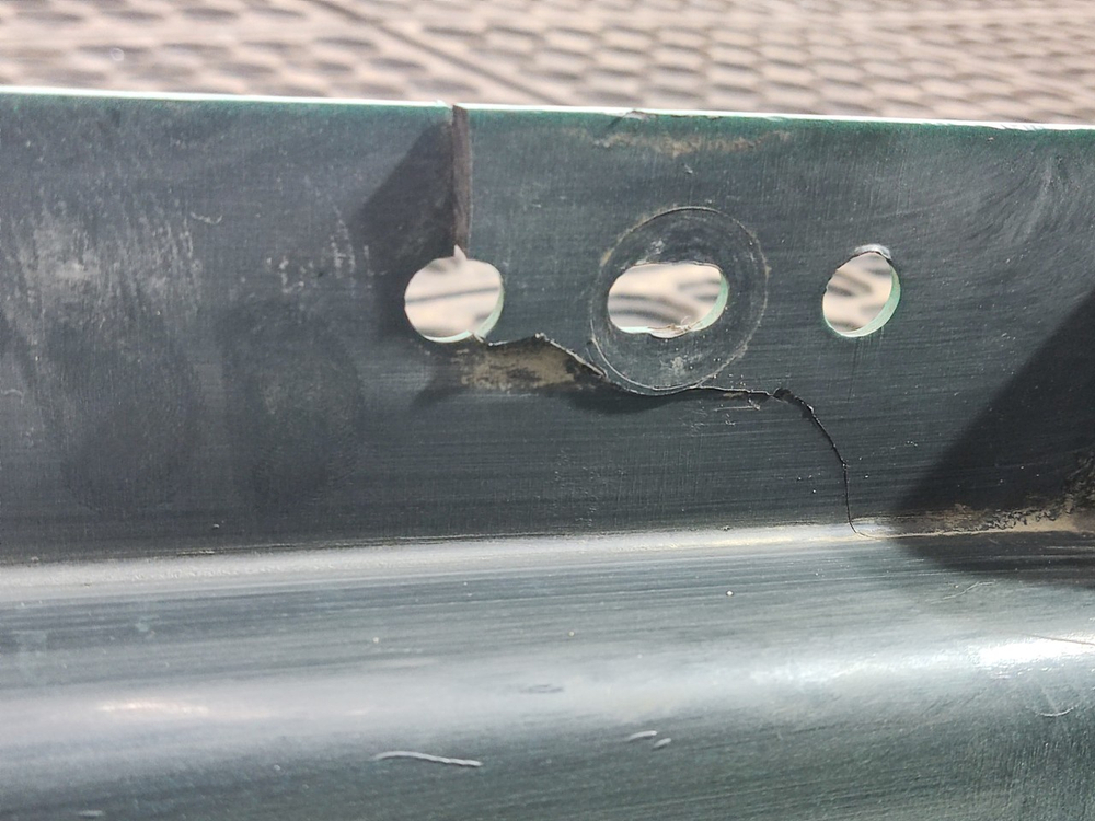 Продолжение крыла правого