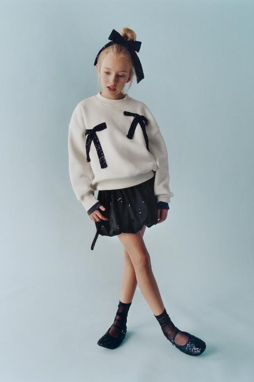 ZARA ТОЛСТОВКА С БАНТАМИ И ПАЙЕТКАМИ, ЭКРЮ