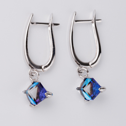 Серьги-подвески Миражи с синим кубиком Swarovski