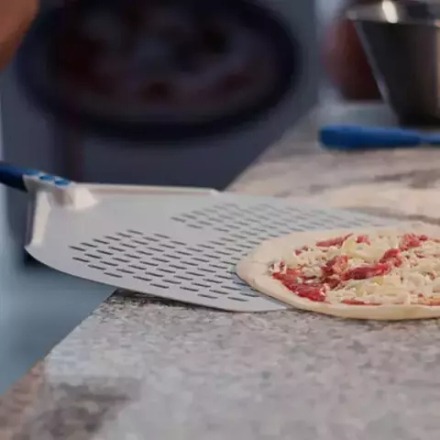 Лопата для пиццы квадратная перфорированная «Аззурра» анодир.алюмин. ,L=33/184,B=33см синий