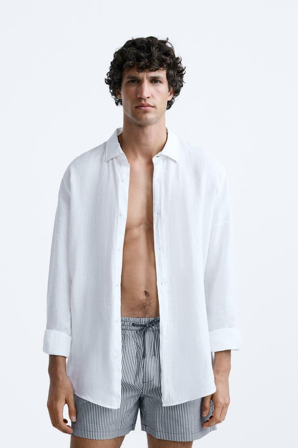 ZARA ПЛАВКИ ИЗ ЖАТОЙ ТКАНИ В МЕЛКУЮ ПОЛОСКУ, СЕРО-СИНИЙ