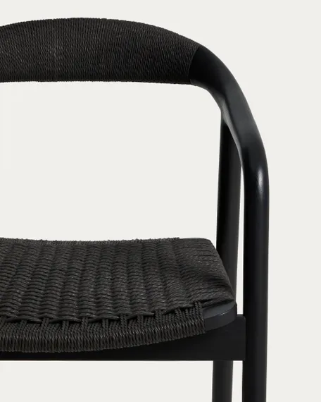 Уличный стул Derile из массива дуба и веревки в черной отделке