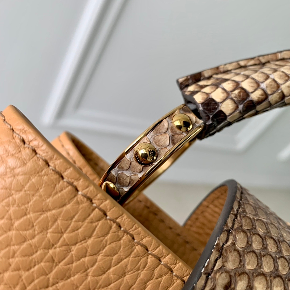 Louis Vuitton Capucines BB