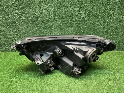 Фара правая Toyota RAV 4 CA40 (2015-2019) галоген