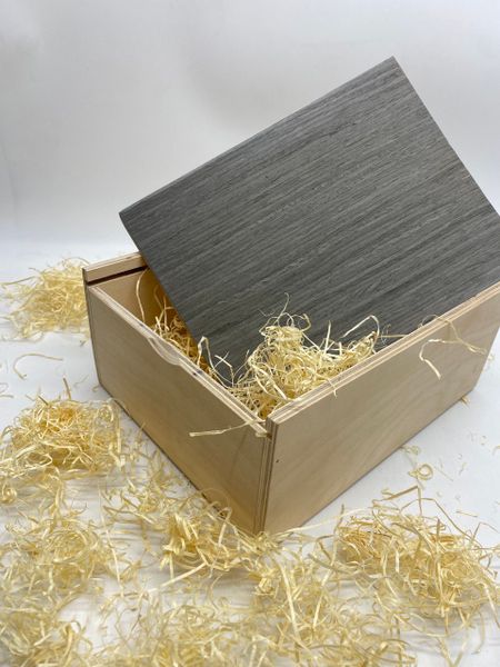 Коробка фанерная пенал,  крышка шпон темный 24/19/10 см