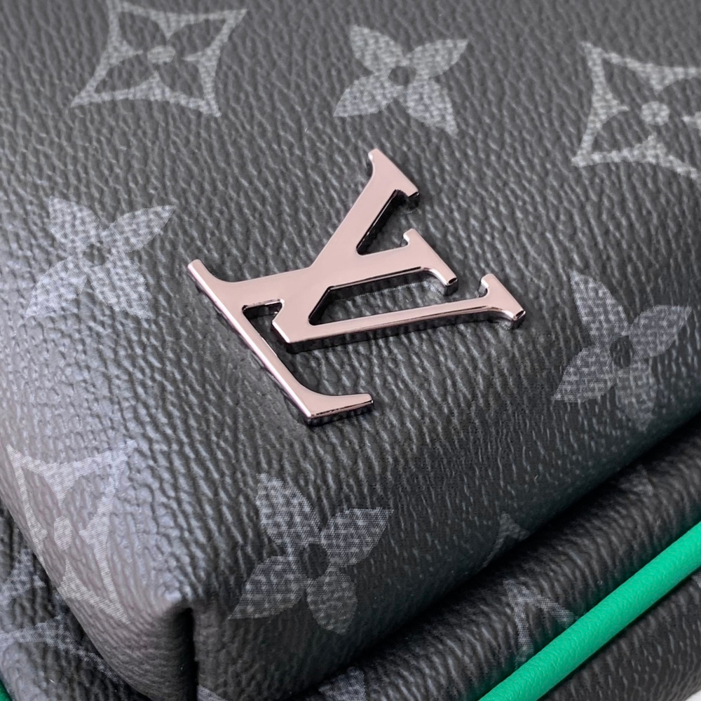 Louis Vuitton Avenue Slingbag PM