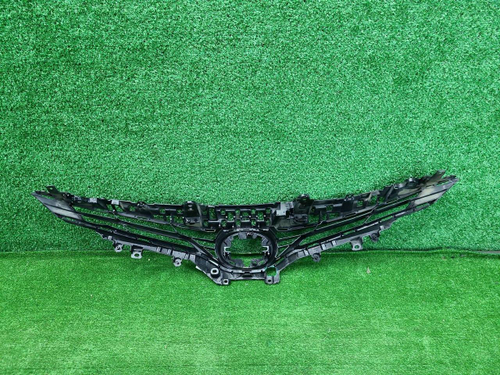 Решетка радиатора Toyota Camry xv70 (2020-н.в.)