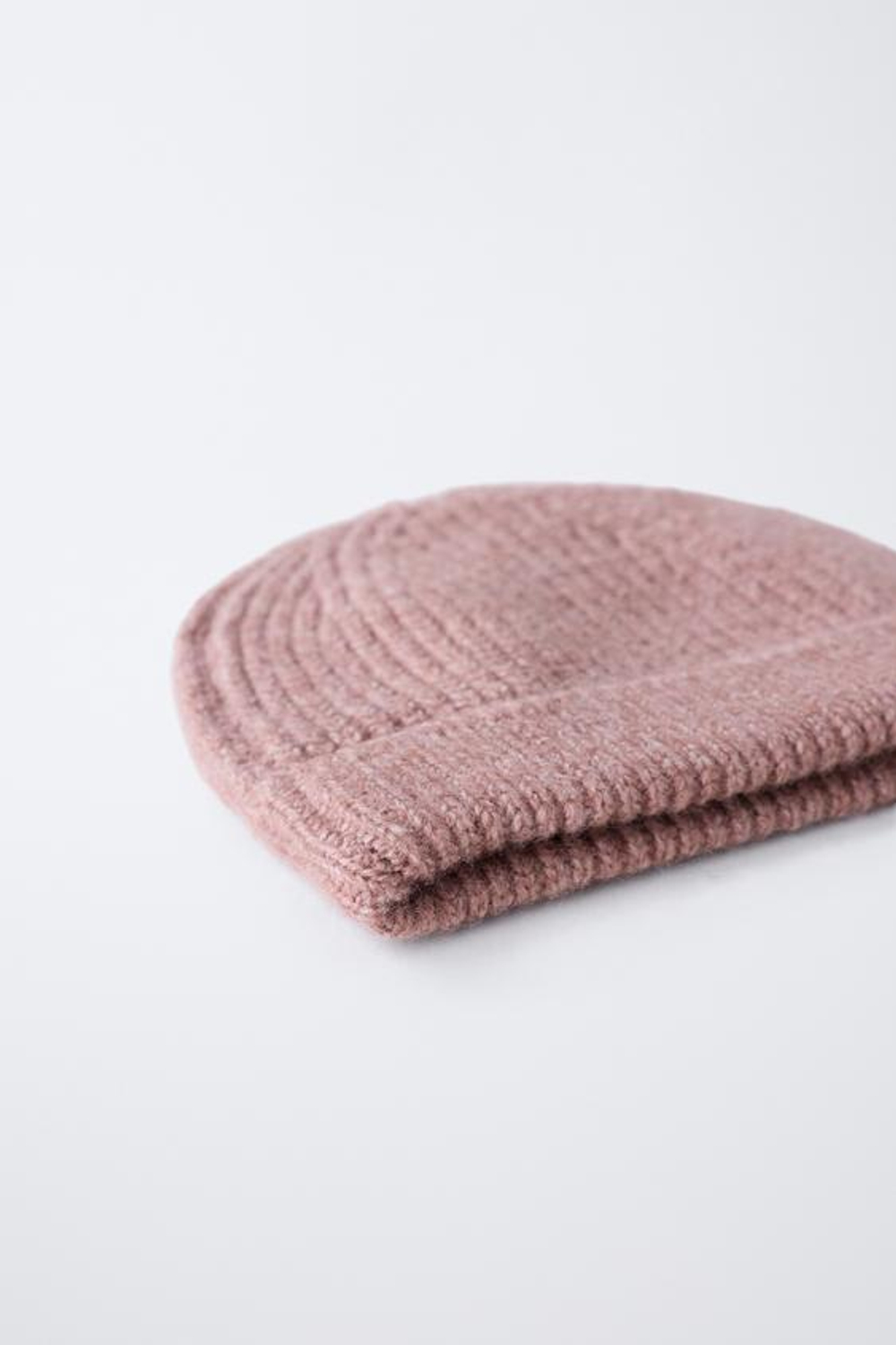 ZARA БАЗОВАЯ ТРИКОТАЖНАЯ ШАПКА, РОЗОВЫЙ