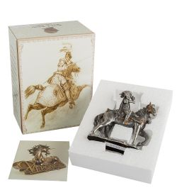 Veronese WS-824 Статуэтка «Охотник воин с соколом»