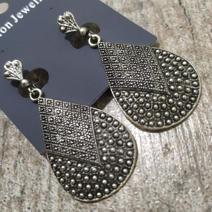 Серьги на англ.заст Bohemia Капля узорная ромбики точки кристалл черный металл античный серебристый