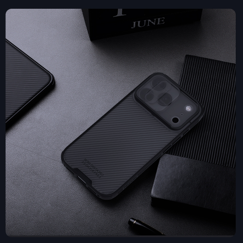 Чехол тонированный прозрачный на iPhone 17 Pro, серия CamShield Pro от Nillkin (с двойной защитной шторкой для камеры)