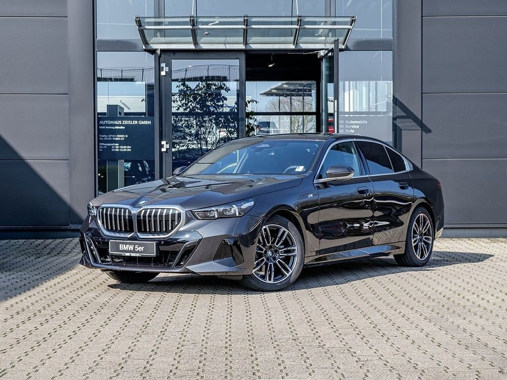 BMW 5-Series, 2023