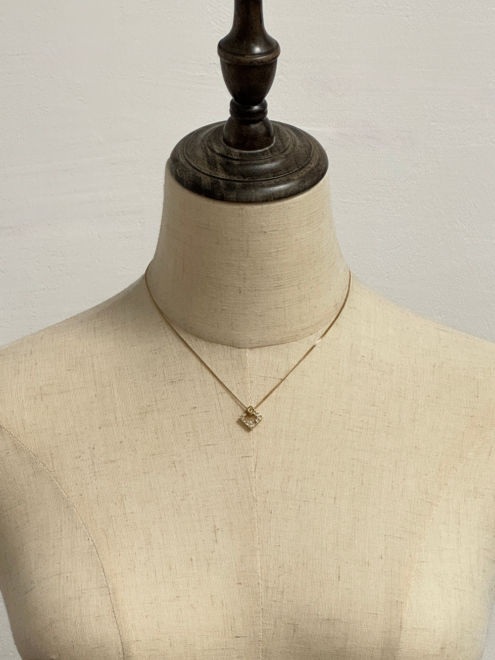 Кулон с кристаллами Givenchy