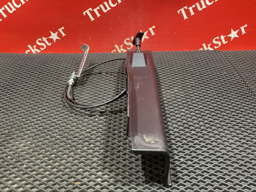 Накладка ручки бардачка левая 2018г