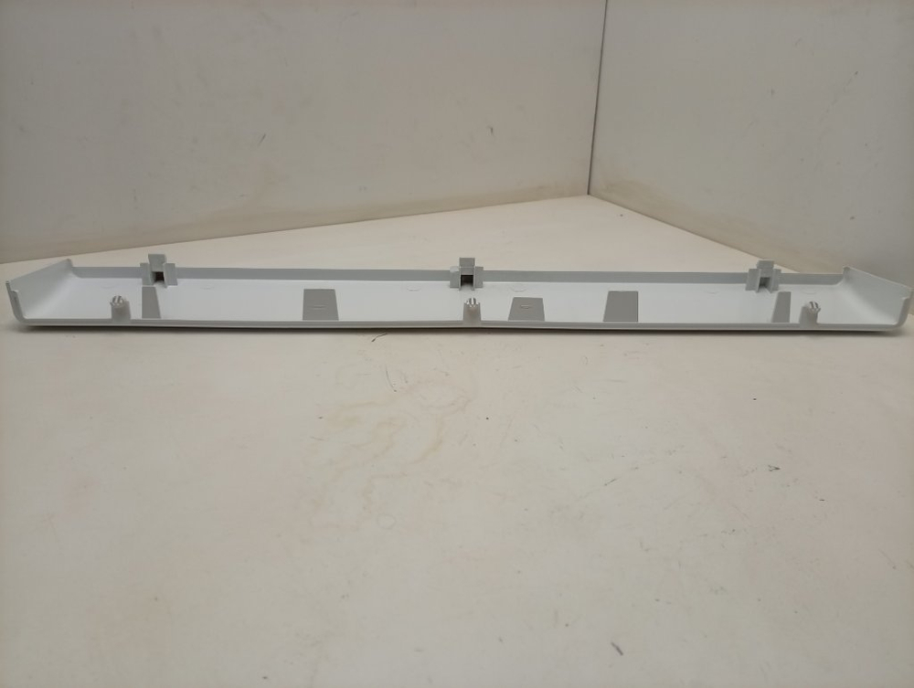 WMUF5050 кт42 Нижняя декоративная панель стиральной машины Hotpoint-Ariston 250006334 б/у