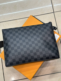 Клатч Louis Vuitton