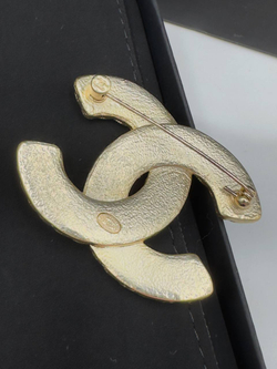 Брошь CHANEL