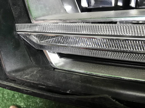 Битая Фара левая Audi Q7 2 (2015-2019) Full LED