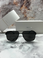 Солнечные очки Prada