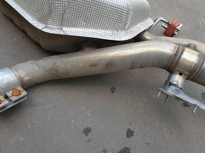 Глушитель Aston Martin DBX (2019-н.в.)