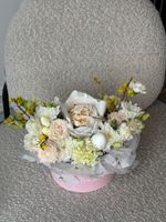 Композиция в коробке с куличем 130гр.