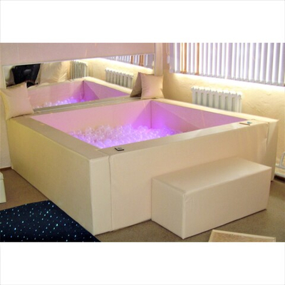 Мягкая ступенька к бассейну