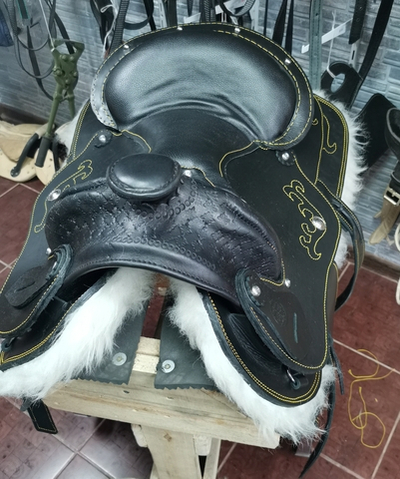 Седло вестерн цвет черный