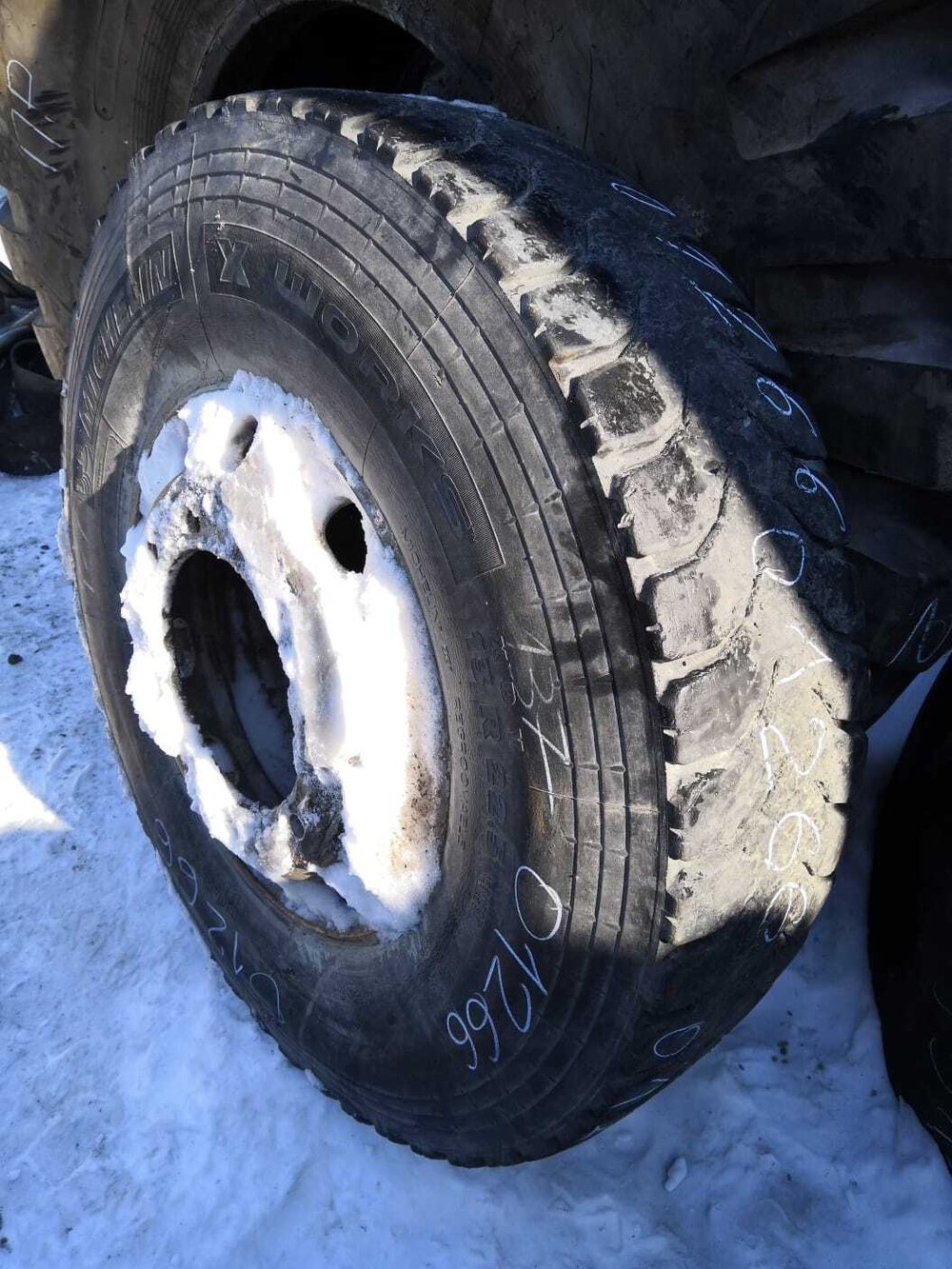 13R22.5 Michelin X WORKS XDY шина б/у