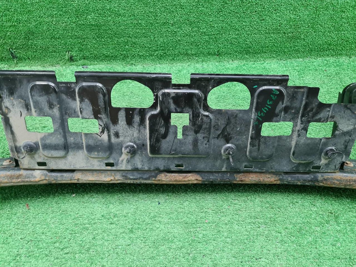 Поперечина кузова задняя Mercedes X W470 (2017-2020)