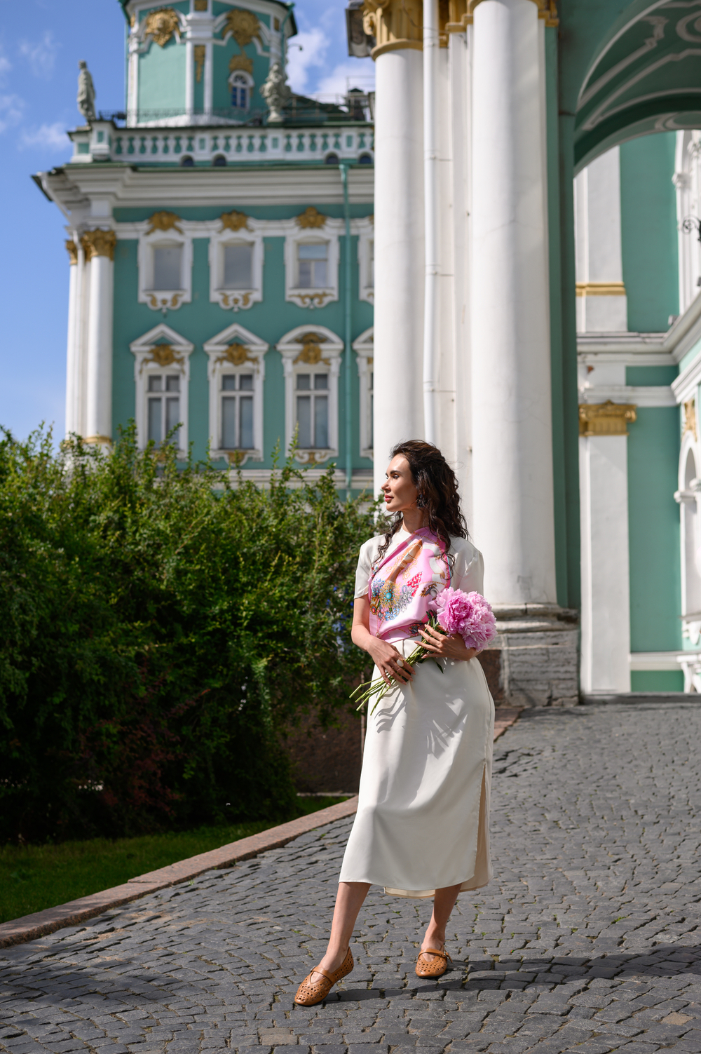 Платок «Винтажный гротеск» розовый