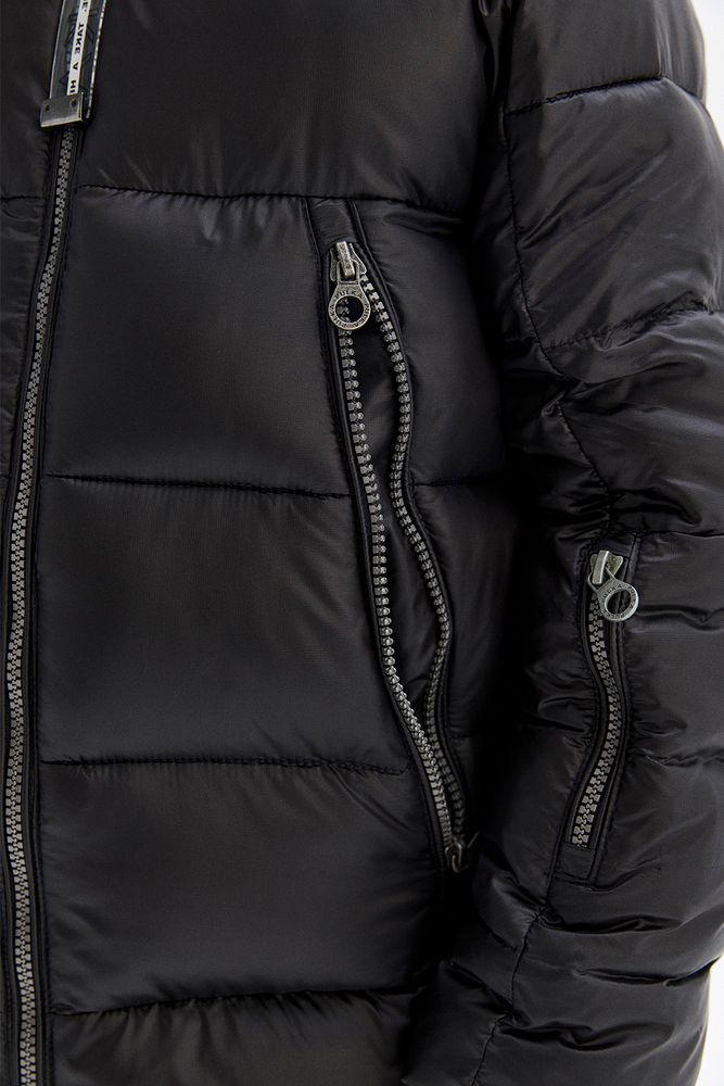 Черная спортивная куртка на зиму с двойным капюшоном PULKA