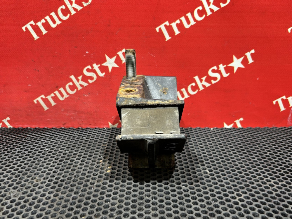 Подушка двигателя передняя