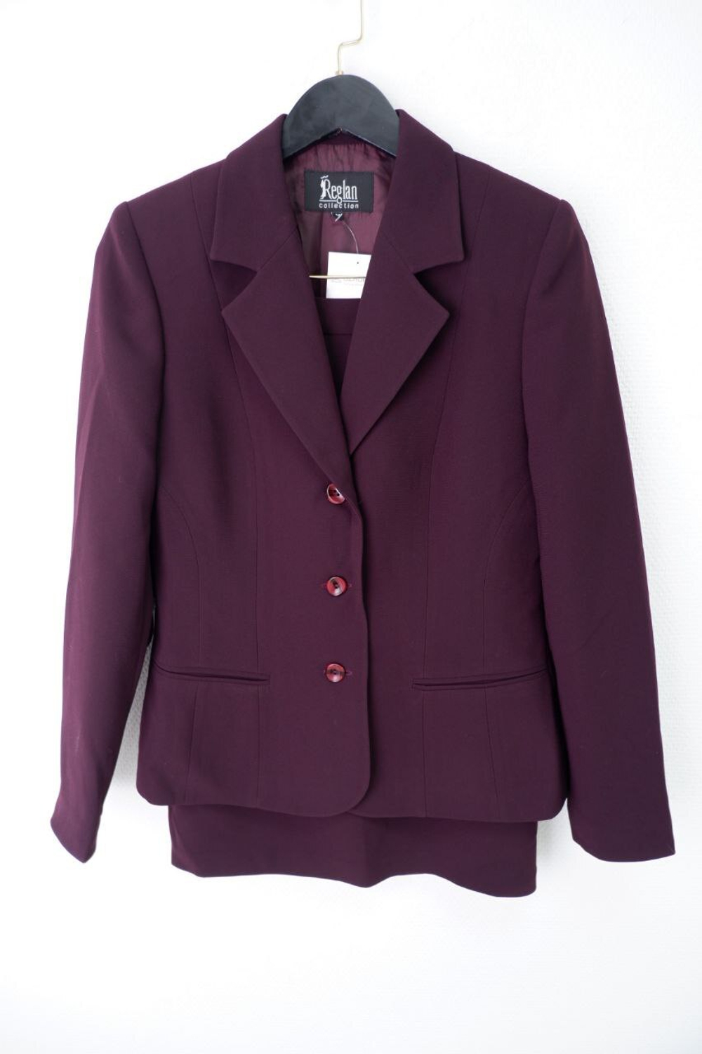 Костюм Reglan юбочный 42 размер