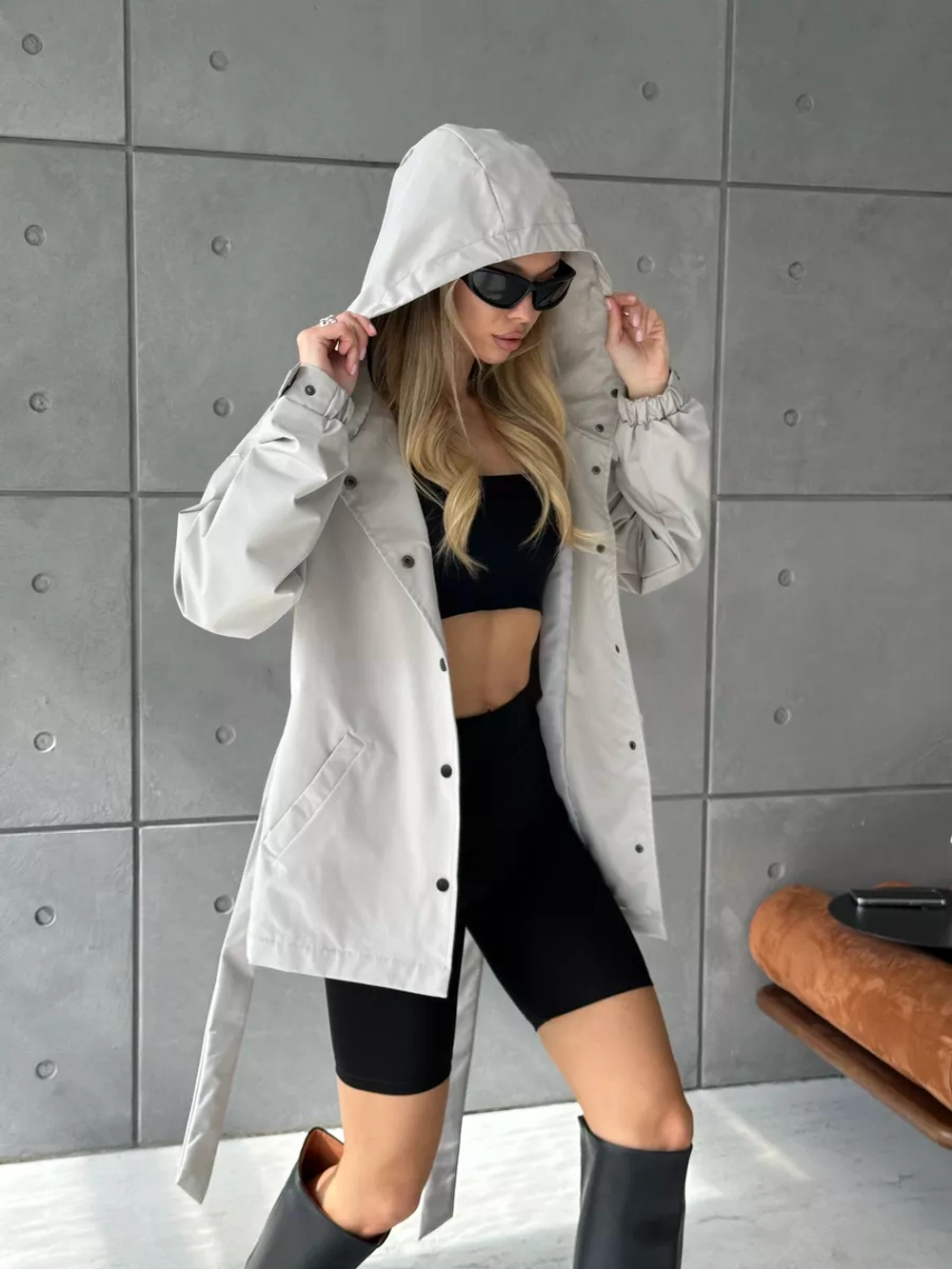 Ветровка удлиненная с капюшоном