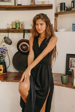 Длинное бохо-платье с запахом (черное)