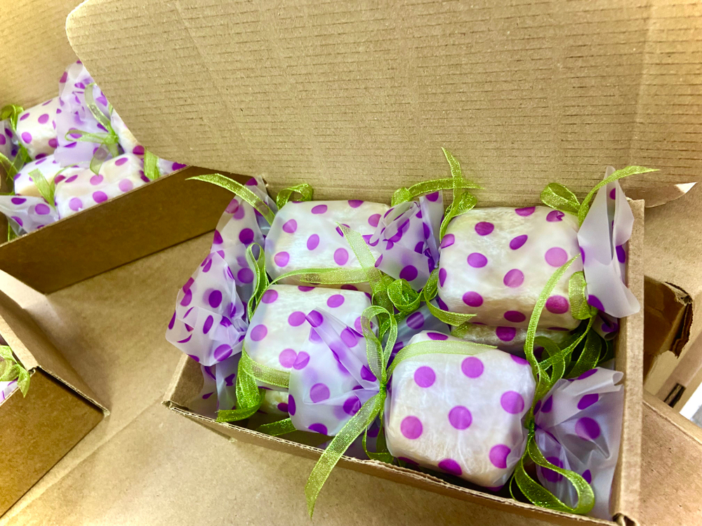 Конфеты натуральные из сотового меда, с приятными предсказаниями, 700 гр , Алтай, 2025