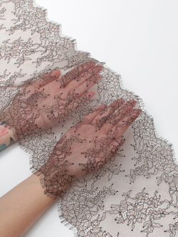 Кружево шантильи перец с темно-серым неэластичное ширина 22 см длина 1.45 м