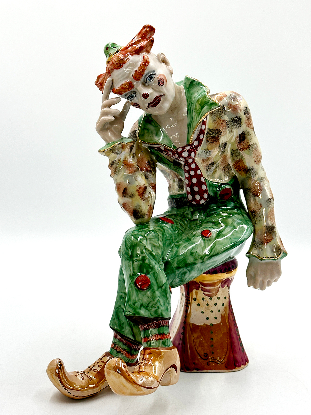 Фарфоровая статуэтка. Задумчивый клоун. Дулево. 80-90-е. гг. Автор Яснецов В. К.