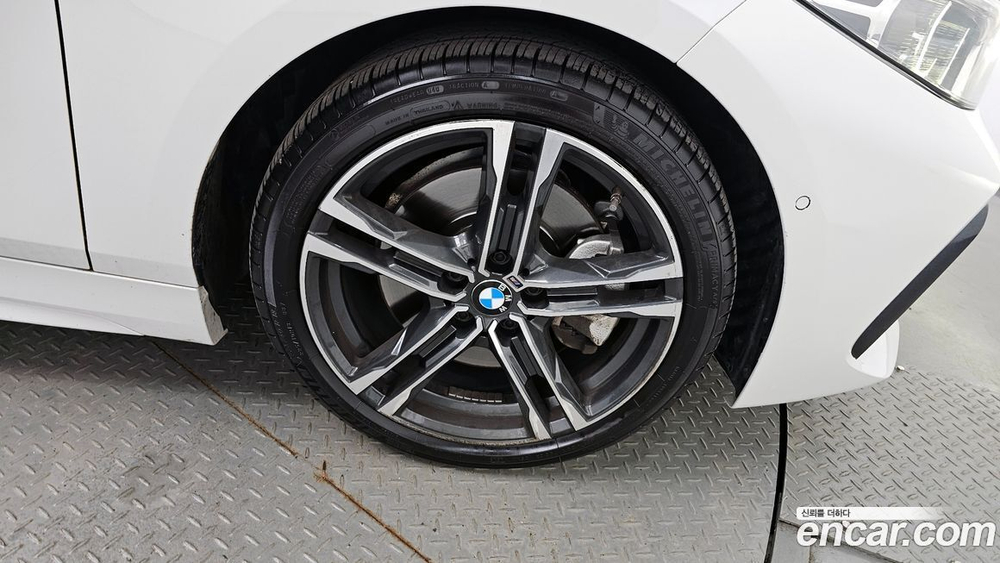 BMW 1 Series (F40) 120i M Sports (11.2021)