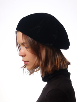 Берет из шелковго бархата