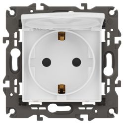 Розетка ЭРА Elegance 14-2103-01 с заземлением 2P+E Schuko со шторками с крышкой 16A-250В IP20 белый | Эра Elegance