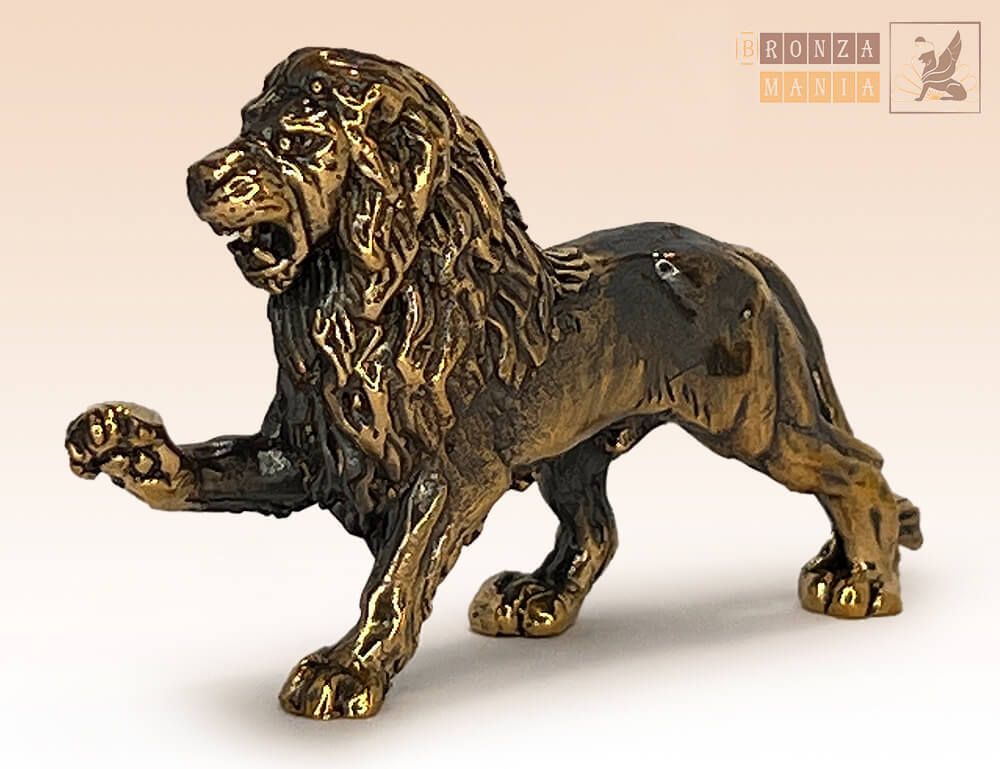 фигурка Лев с лапой