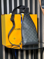 Сумка-мессенджер Louis Vuitton