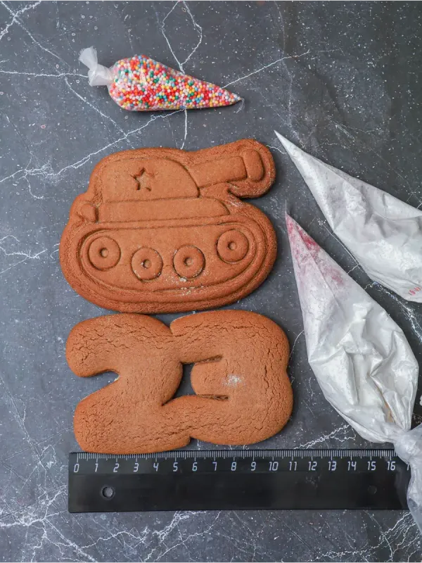 Набор для росписи на 23 февраля: цифра, танк, звезда, флаг