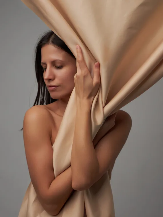 Атлас (сатин) эластичный бельевой, телесный/бежевый