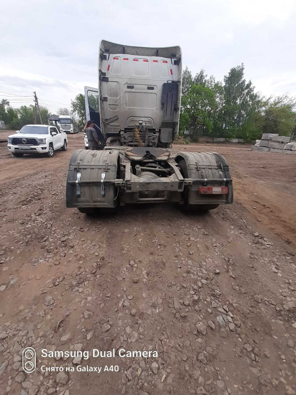 CHENGLONG H7 4x2 Седельный тягач LZ4181H7AB (Дизельный, 12.2 л, 462 л.с. АТ)