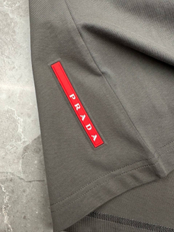 Футболка Prada